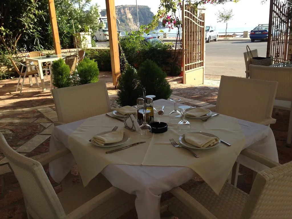 Rondos Hotel Himarë
